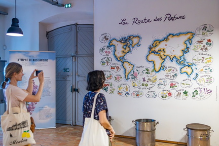 538 132 FRAGONARD-20240613-115059-FAYENCE-007 1875-1250