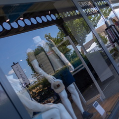 840 182 TROYES MAGASINS USINES-20240624-150125-FAYENCE-034 1250-1250