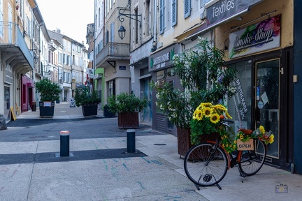 20240607-102700 SCENE DE RUE